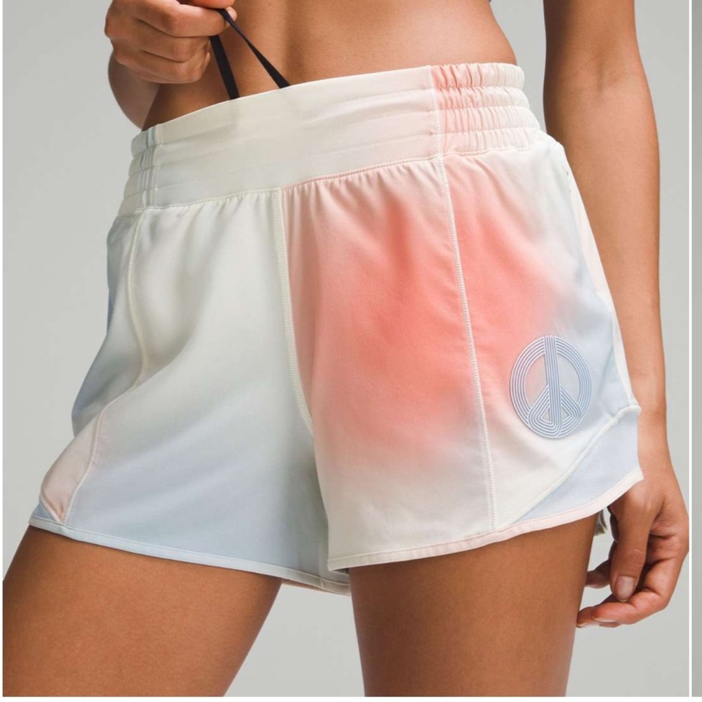 Lululemon x Madhappy Hotty Hot Short 4"
Madhappy Ombre Small Multi